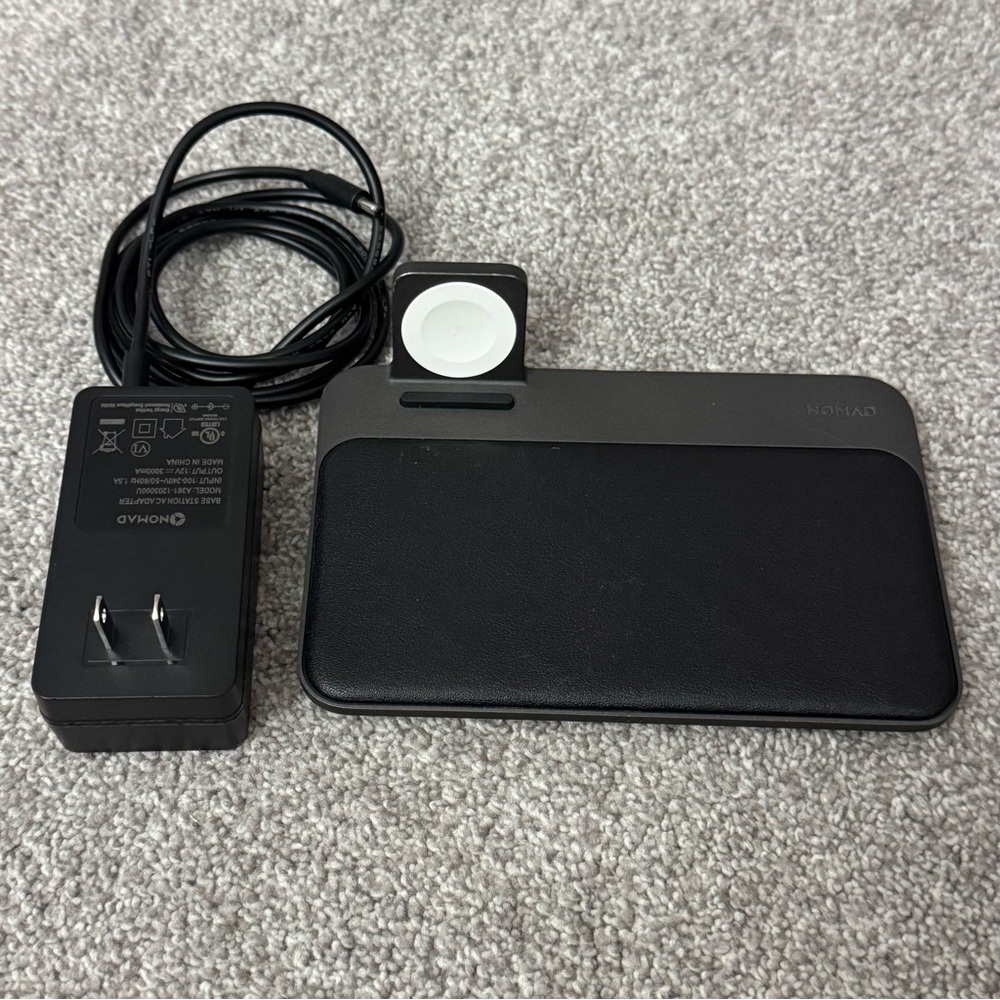 Nomad Charging Station with Adapter